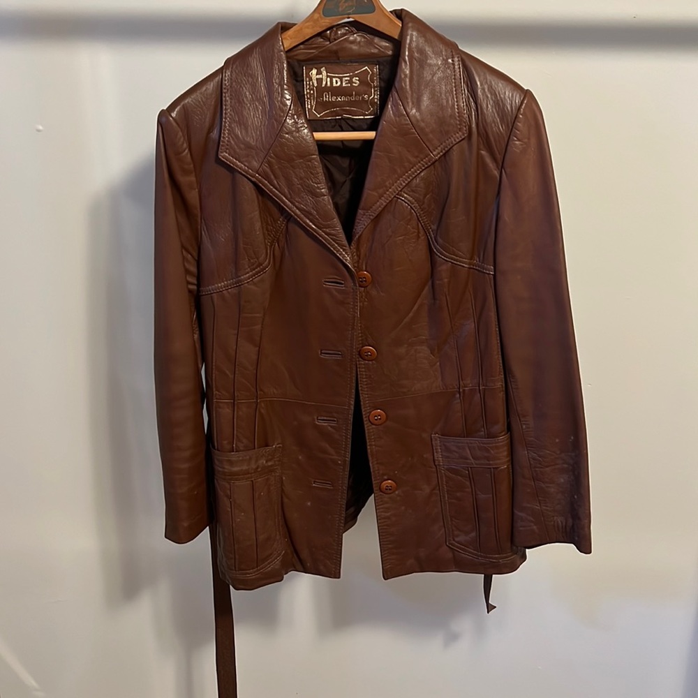 70’s Vintage Women’s Leather Trench Coat. Made by Hides at Alexander. Size 16.
